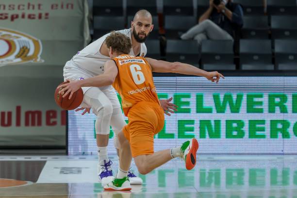 策略上的一 策略上的一